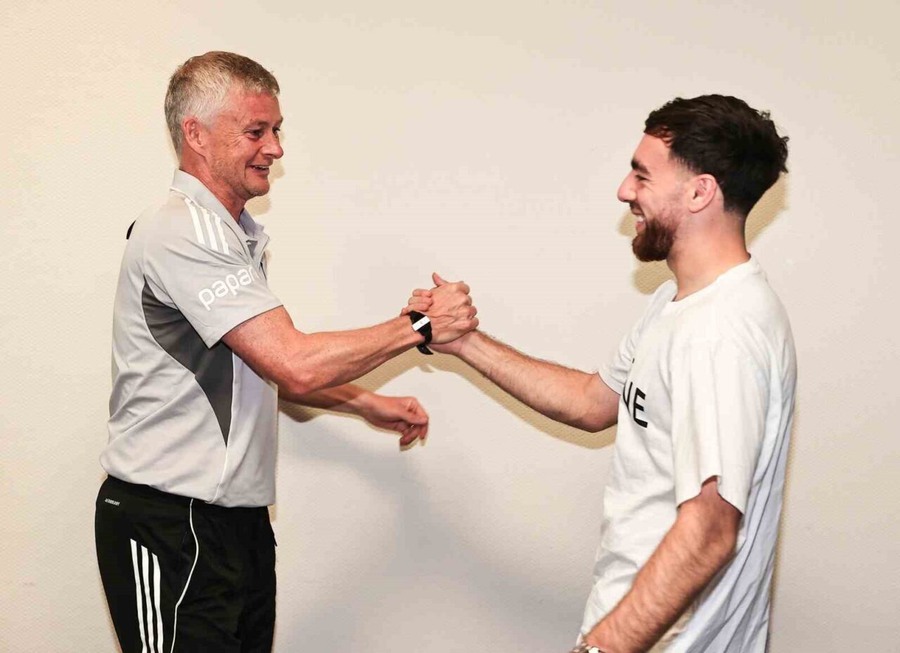 Beşiktaş’ta Başkan Serdal Adalı ve yeni transfer Orkun Kökçü, Futbol