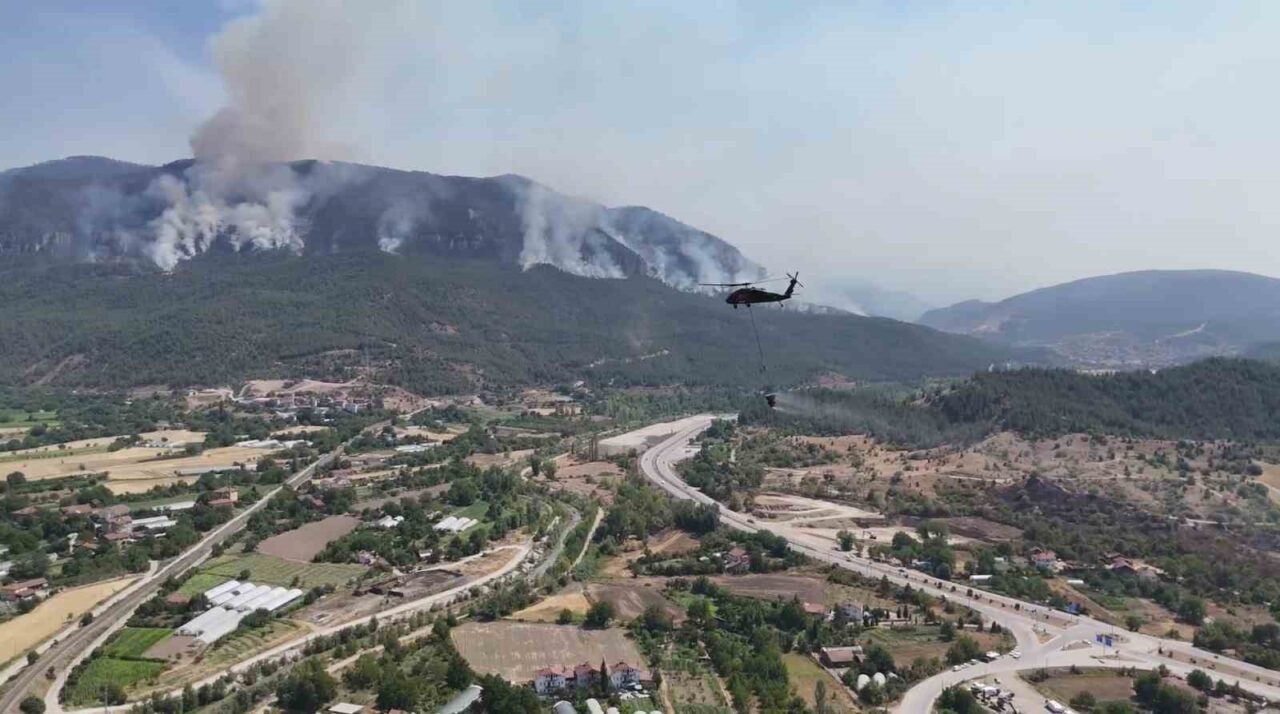 Karabük’te günlerdir devam eden orman yangınında yaklaşık 97 saat geride