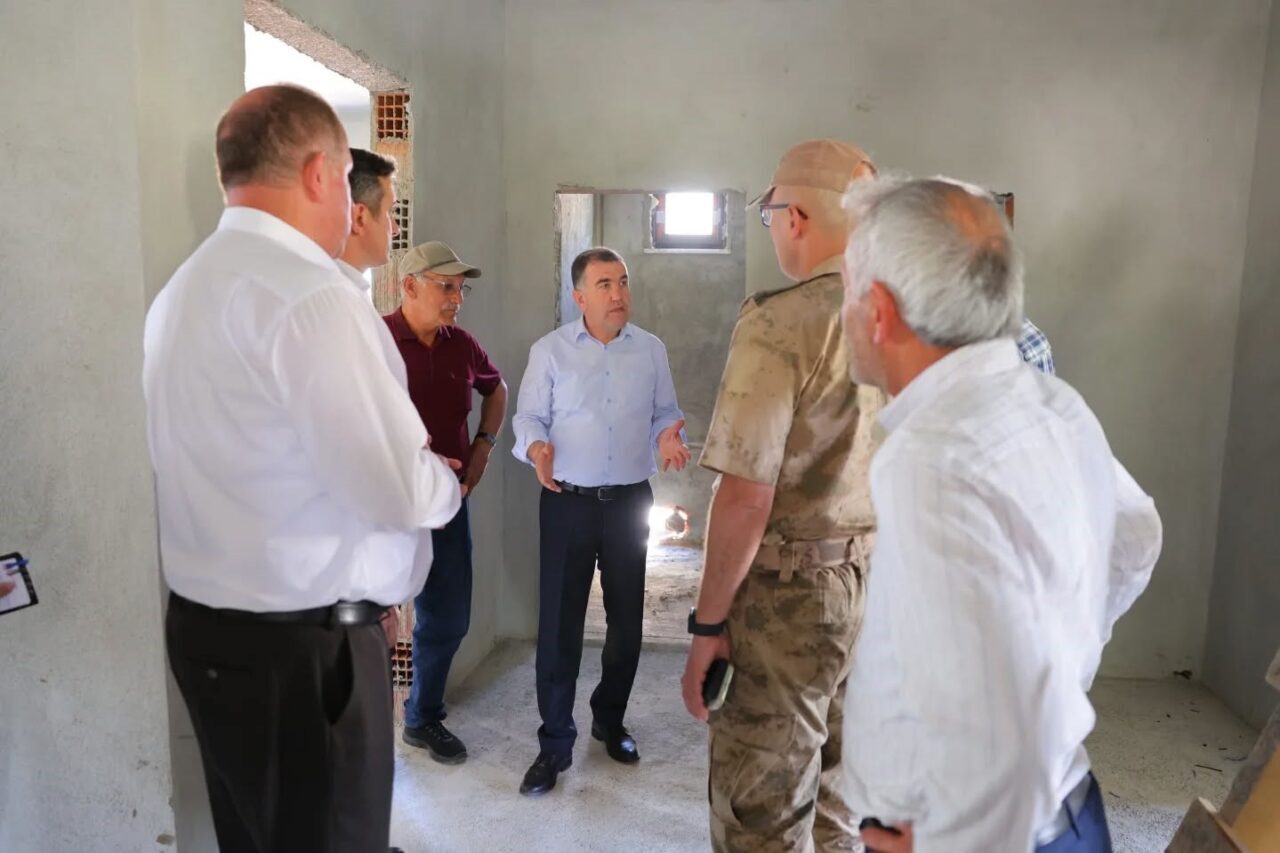 Bayburt Valisi Mustafa Eldivan, köy ziyaretleri kapsamında Ortaçımağıl ve Aşağıçımağıl