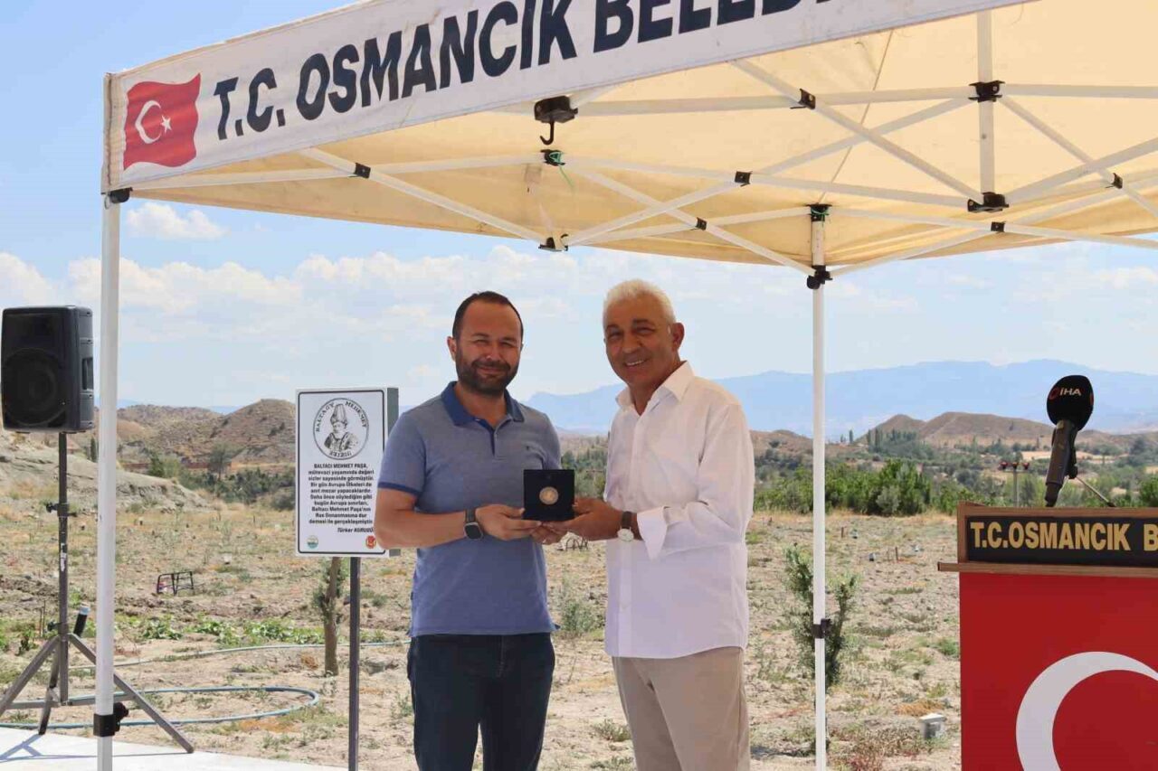 Çorum’un Osmancık ilçesinde Baltacı Mehmed Paşa’nın onuruna inşa edilen anıt