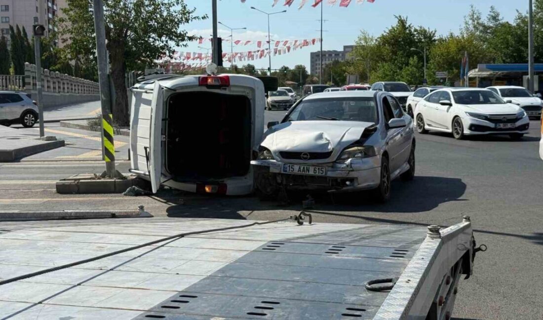 Diyarbakır’ın Yenişehir ilçesinde hafif ticari araç ile otomobilin çarpıştığı kazada