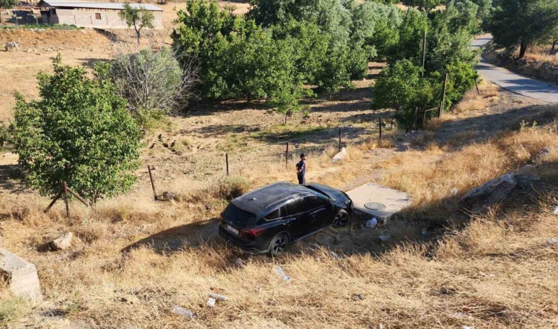 Otomobil şarampole uçtu: 3 yaralı Adıyaman’ın Gölbaşı ilçesinde otomobilin şarampole yuvarlanması sonucu 3 kişi yaralandı.