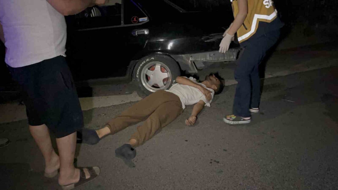 Tekirdağ Çorlu’da sürücüsünün direksiyon hakimiyetini kaybettiği otomobilin yoldan çıkarak şarampole