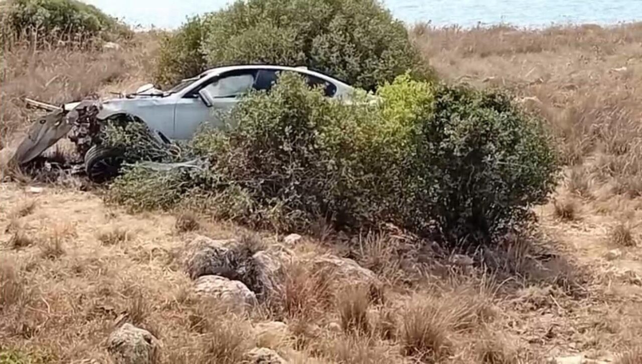 Mersin’de yoldan çıkan otomobil şarampole indi, sürücü olduğu öğrenilen 31