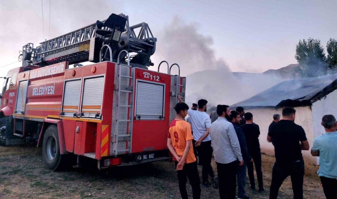 Van’ın Özalp ilçesindeki bir evde meydana gelen yangın maddi hasara