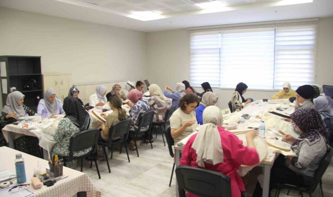 Gaziantep’te geçmişten günümüze kadar genç kızların çeyizlerinde kullandığı “Antep İşi