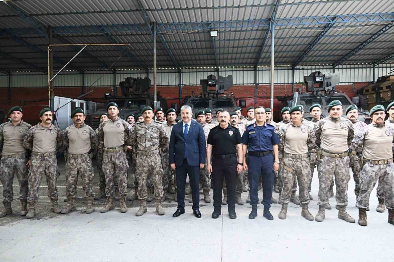 Osmaniye İl Emniyet Müdürlüğü Özel Harekat Şube Müdürlüğü’ne bağlı timler,