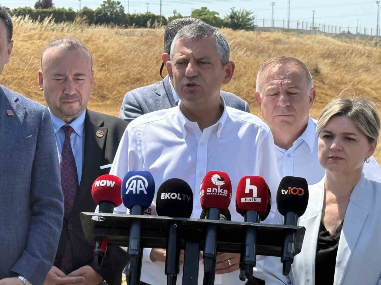 Cumhuriyet Halk Partisi Genel Başkanı Özgür Özel, İstanbul Silivri’de bulunan