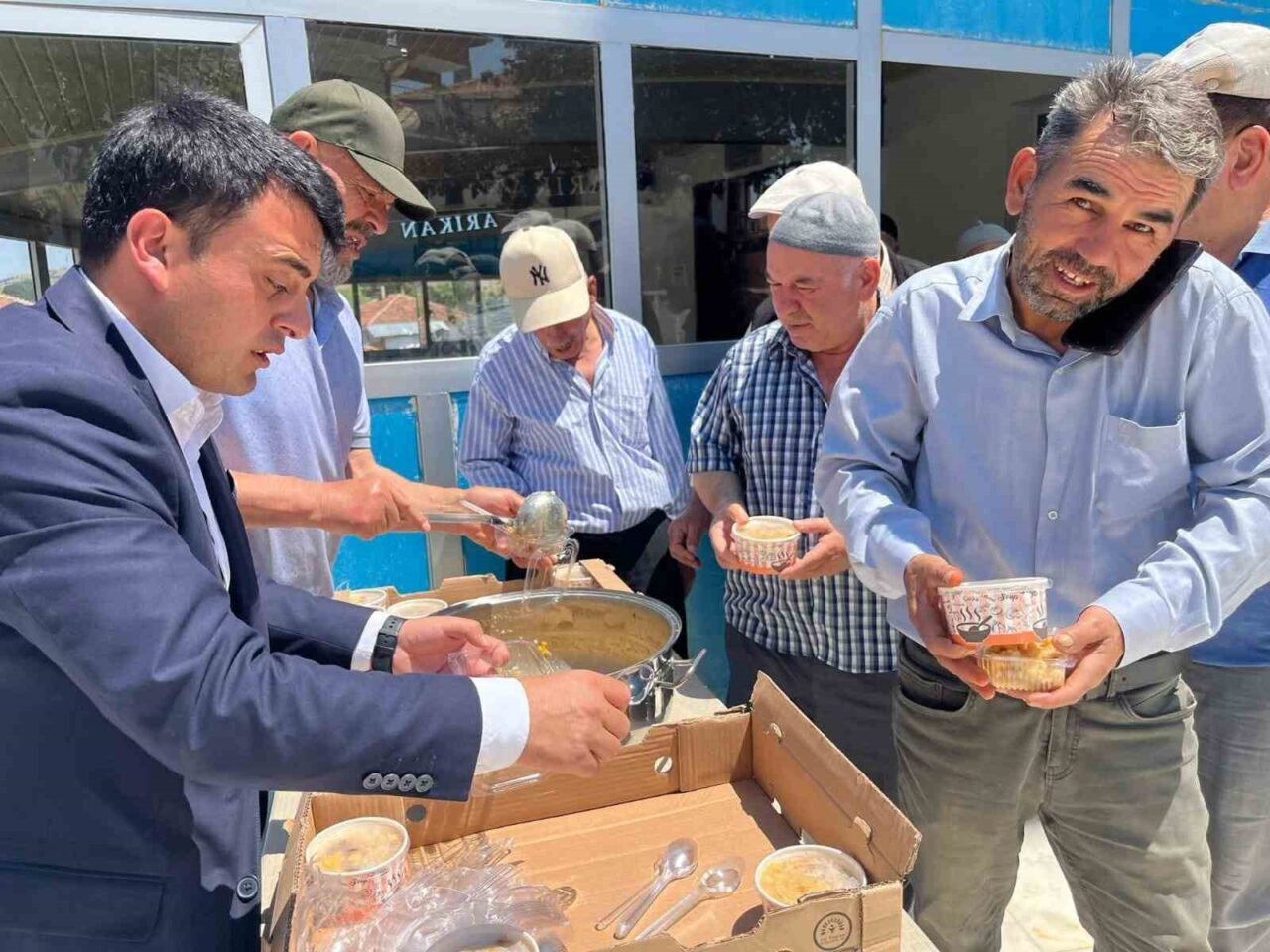 Yozgat’ın Özükavak beldesinde, Muharrem ayı dolayısıyla düzenlenen etkinlik kapsamında, belediye