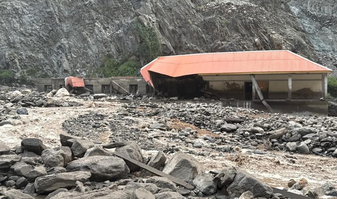 Pakistan’da haziran ayının sonlarında başlayan muson yağmurlarının yol açtığı sel