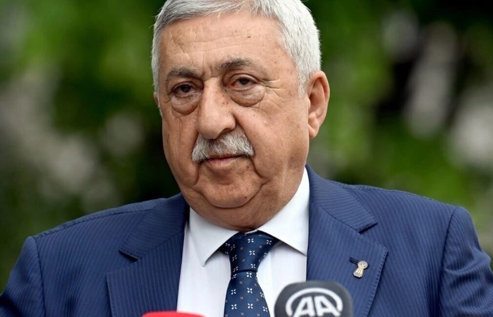 Türkiye Esnaf ve Sanatkârları Konfederasyonu Genel Başkanı Bendevi Palandöken, yurtdışında