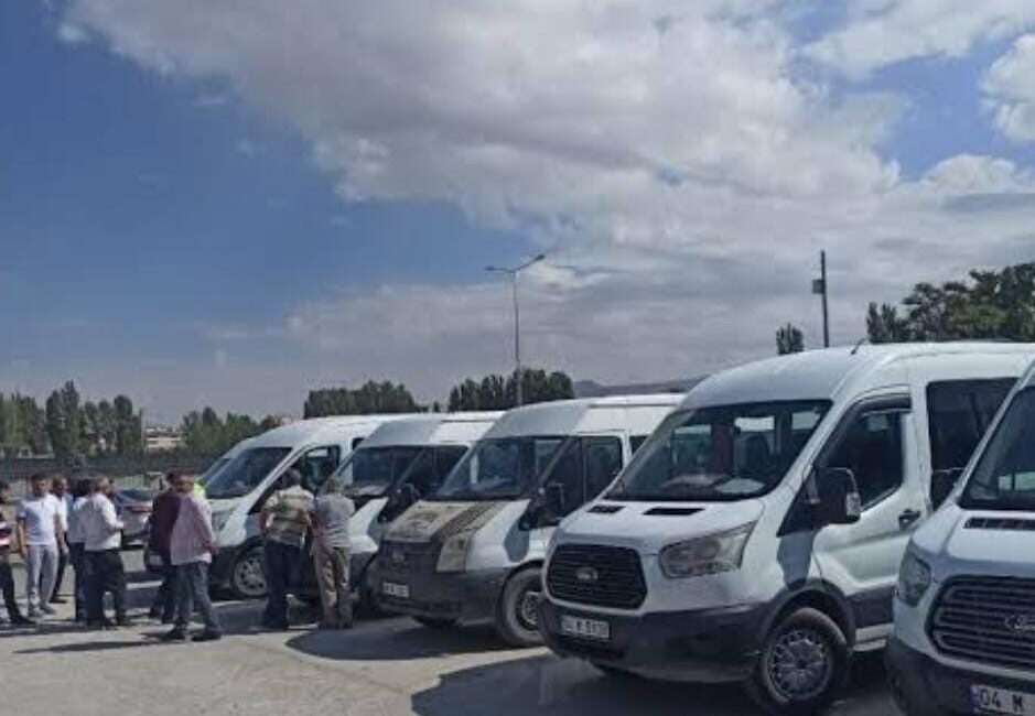 Millî Eğitim Bakanlığı’nın taşımalı eğitim uygulaması kapsamında Patnos’ta 13 araçla