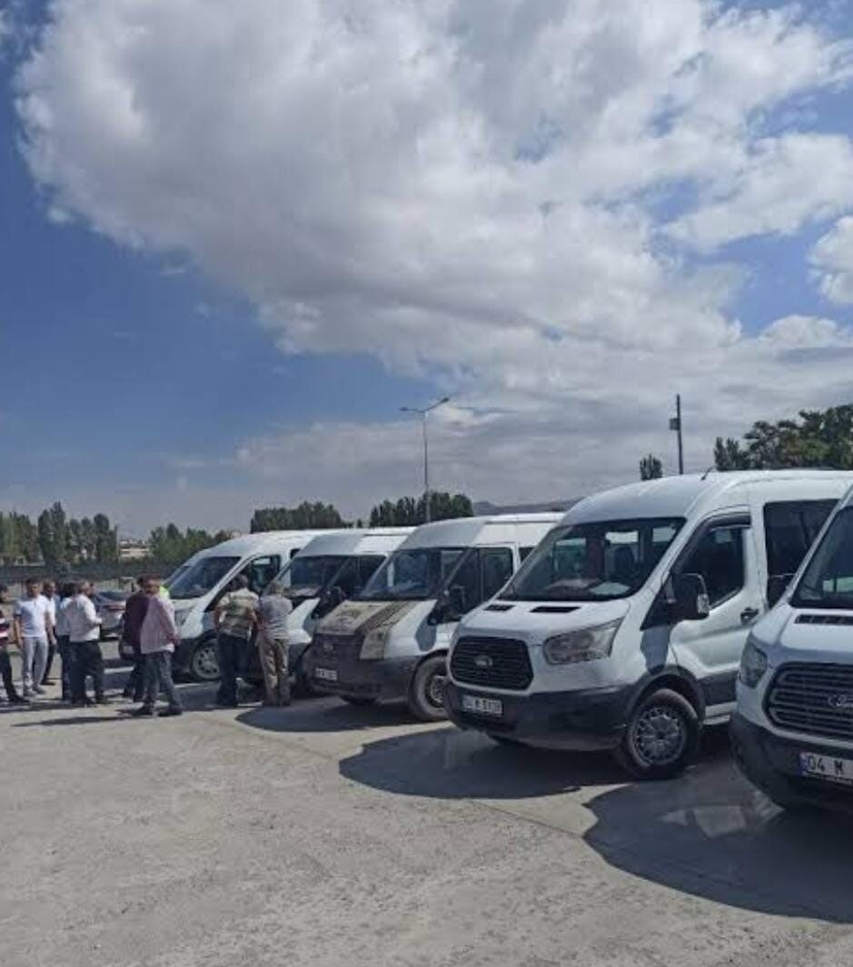 Millî Eğitim Bakanlığı’nın taşımalı eğitim uygulaması kapsamında Patnos’ta 13 araçla