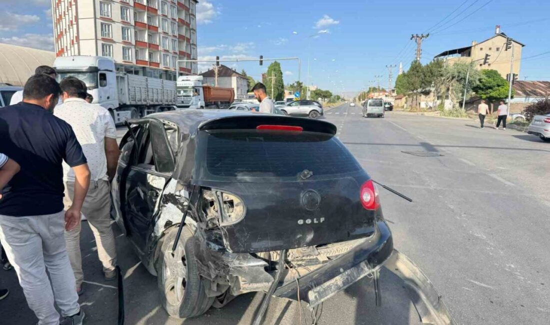Ağrı’nın Patnos ilçesinde iki aracın çarpışması sonucu meydana gelen trafik