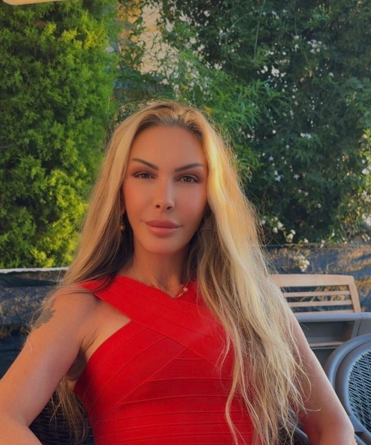 Estetik ve Plastik Cerrahi Uzmanı Prof. Dr. Hayati Akbaş, ünlü