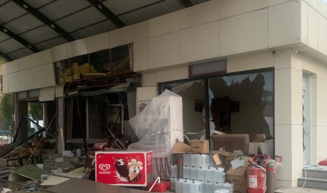 Van’ın Özalp ilçesine bir petrol istasyonunda meydana gelen patlamada 1