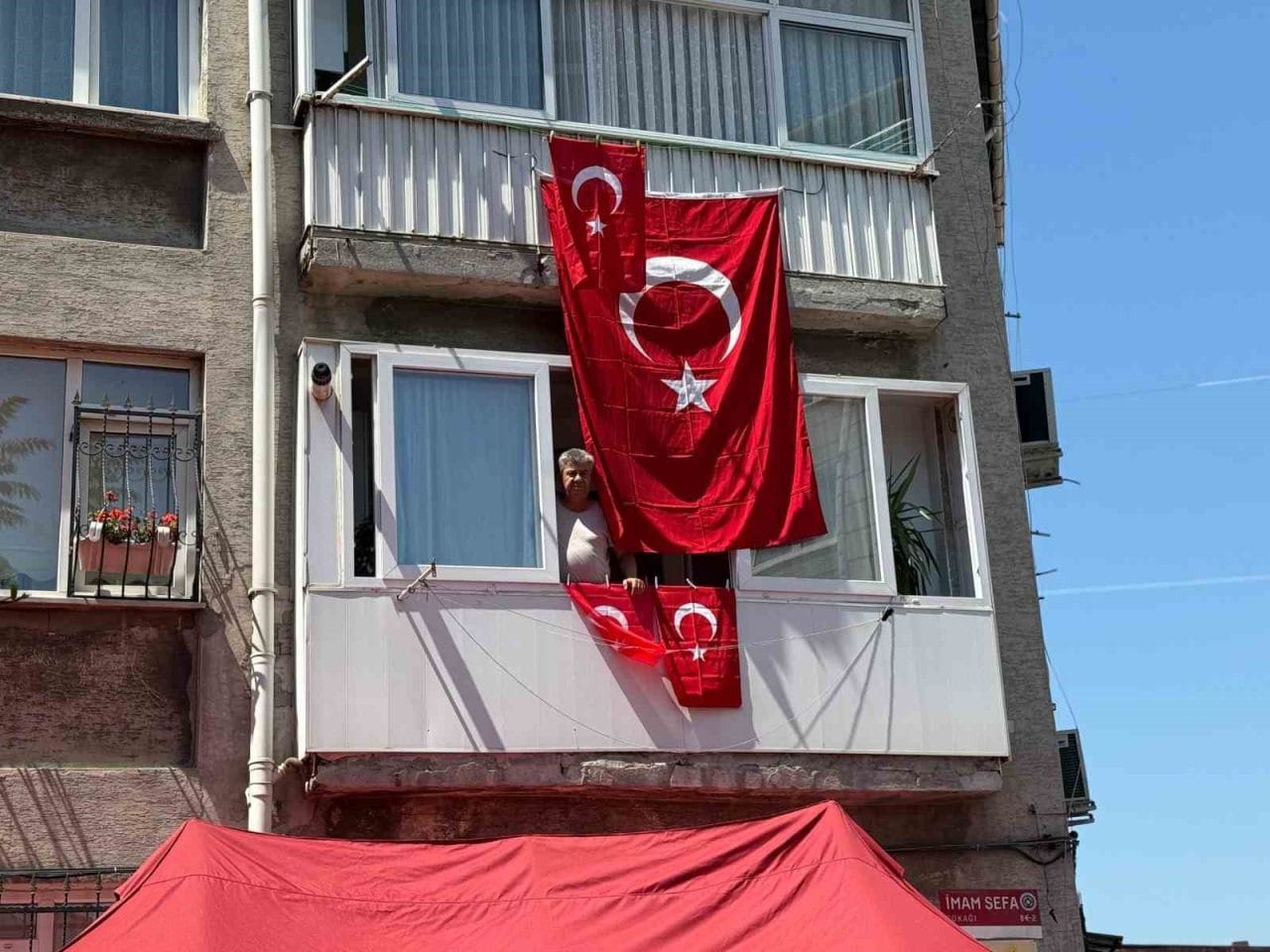 Irak’ın kuzeyinde Pençe-Kilit Harekat bölgesindeki bir mağarada arama-tarama faaliyeti sırasında