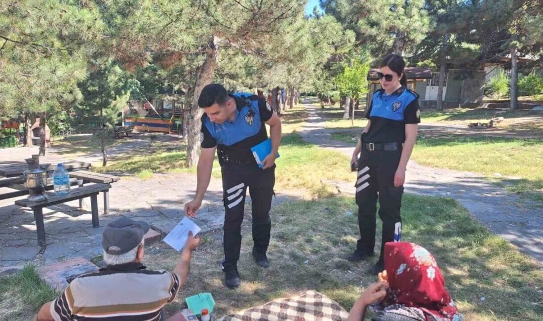 Afyonkarahisar’da polis ekipleri piknik yapan kişileri ziyaret ederek orman yangınları