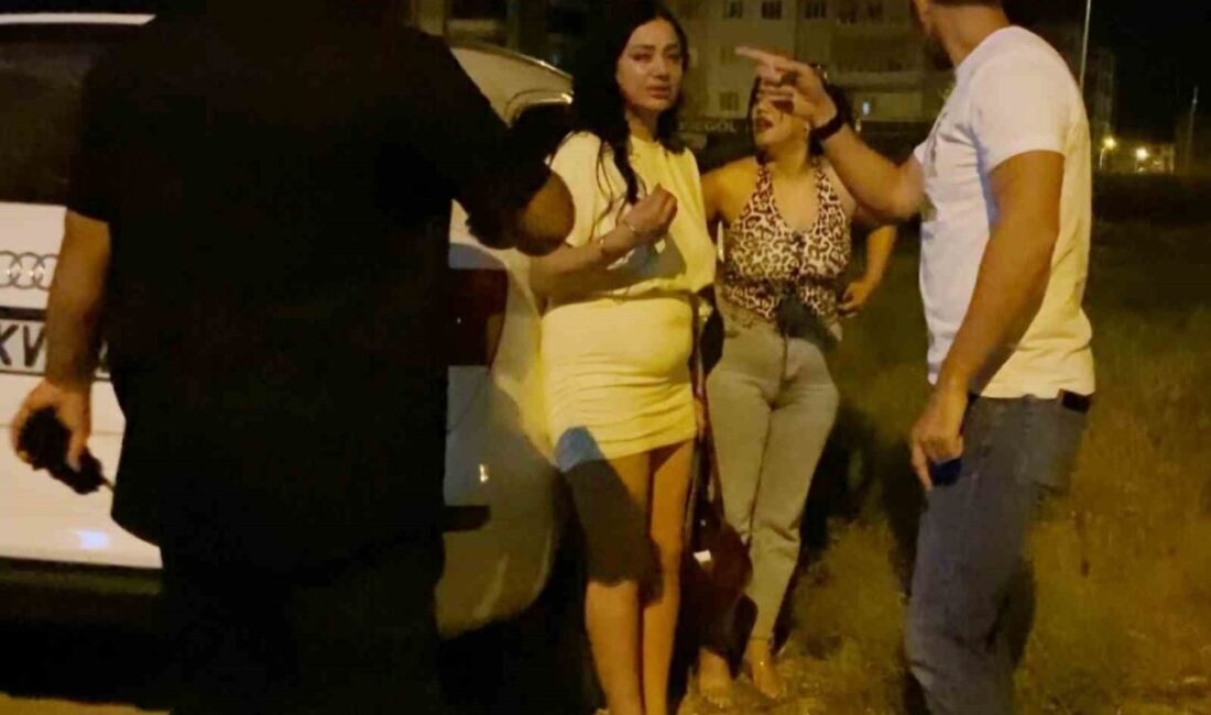 Aksaray’da polisin “dur” ihtarına uymayan kadın sürücü lastiğinin patlamasıyla jant