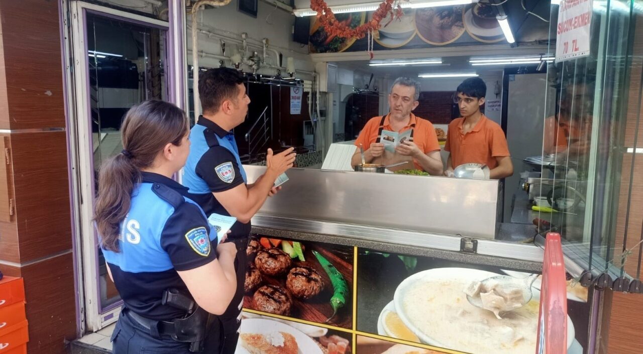 Afyonkarahisar İl Emniyet Müdürlüğü ekipleri, vatandaşları bilinçlendirme çalışmalarına çerçevesinde Ambaryolu