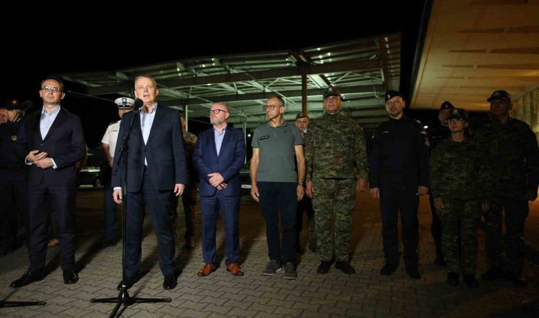 Polonya ülkeye yasa dışı girişleri önleme gerekçesiyle Almanya ve Litvanya