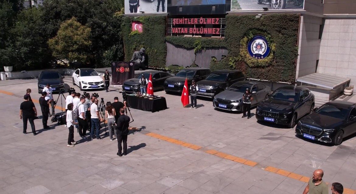İstanbul merkezli 6 ilde düzenlenen kara para aklama operasyonunda ele
