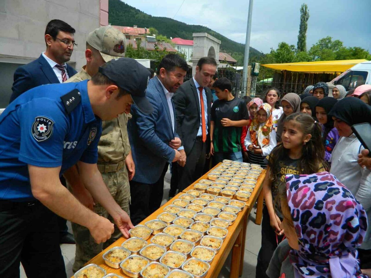 Ardahan’ın Posof ilçesinde Muharrem ayı dolayısıyla İlçe Müftülüğü tarafından vatandaşlara