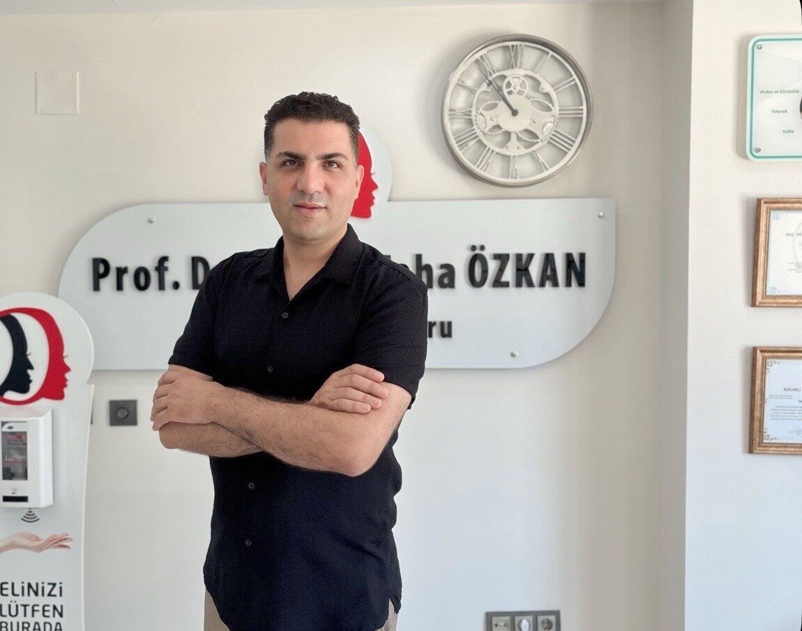 Uzman Diş Hekimi ve Ağız Diş Çene Cerrahı Prof. Dr.