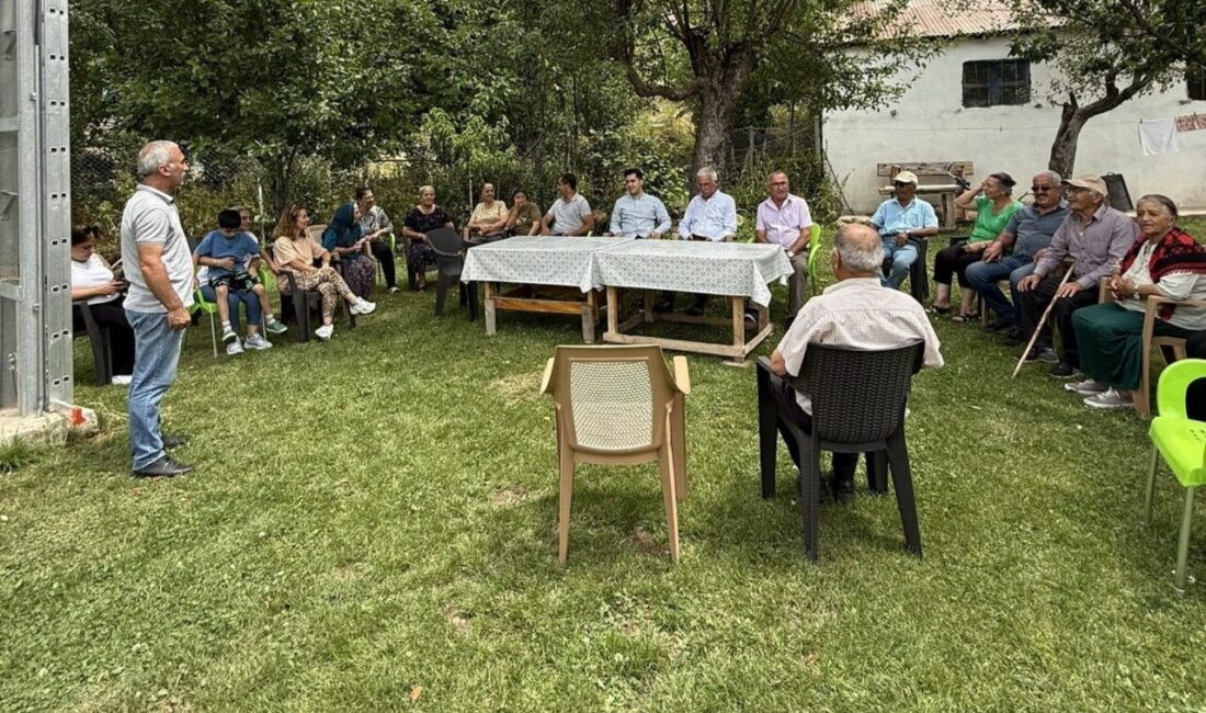 Tunceli’nin Pülümür ilçesinde Kaymakam Mehmet Anıl Çolak, köy ziyaretlerini sürdürüyor.
