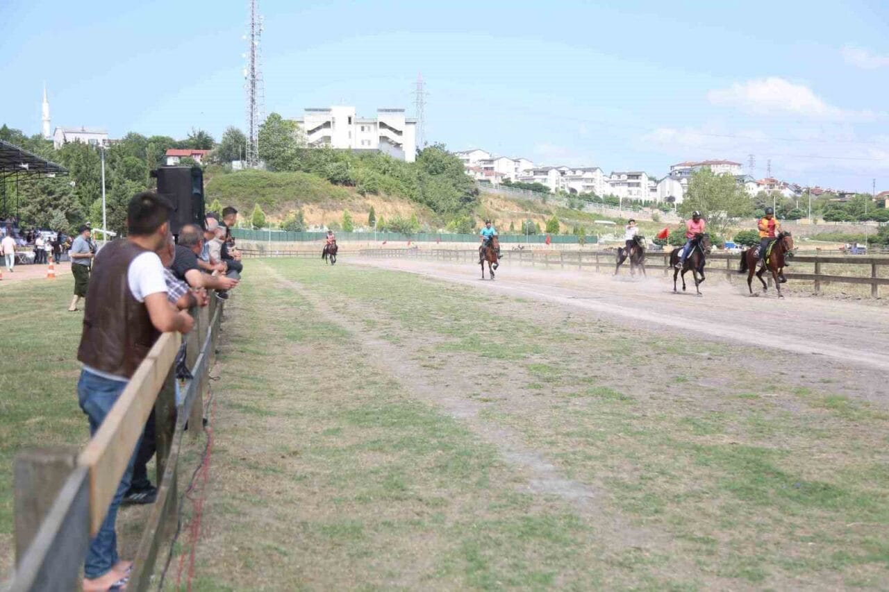 Türkiye’nin dört bir yanından rahvan at yarışçıları, 13 Temmuz Pazar