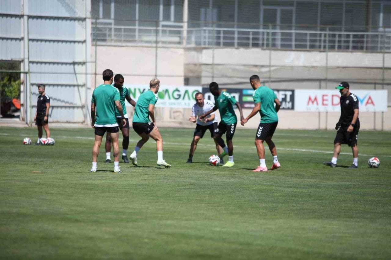 Konyaspor Teknik Direktörü Recep Uçar, iyi şekilde hazırlanıp, sezona iyi