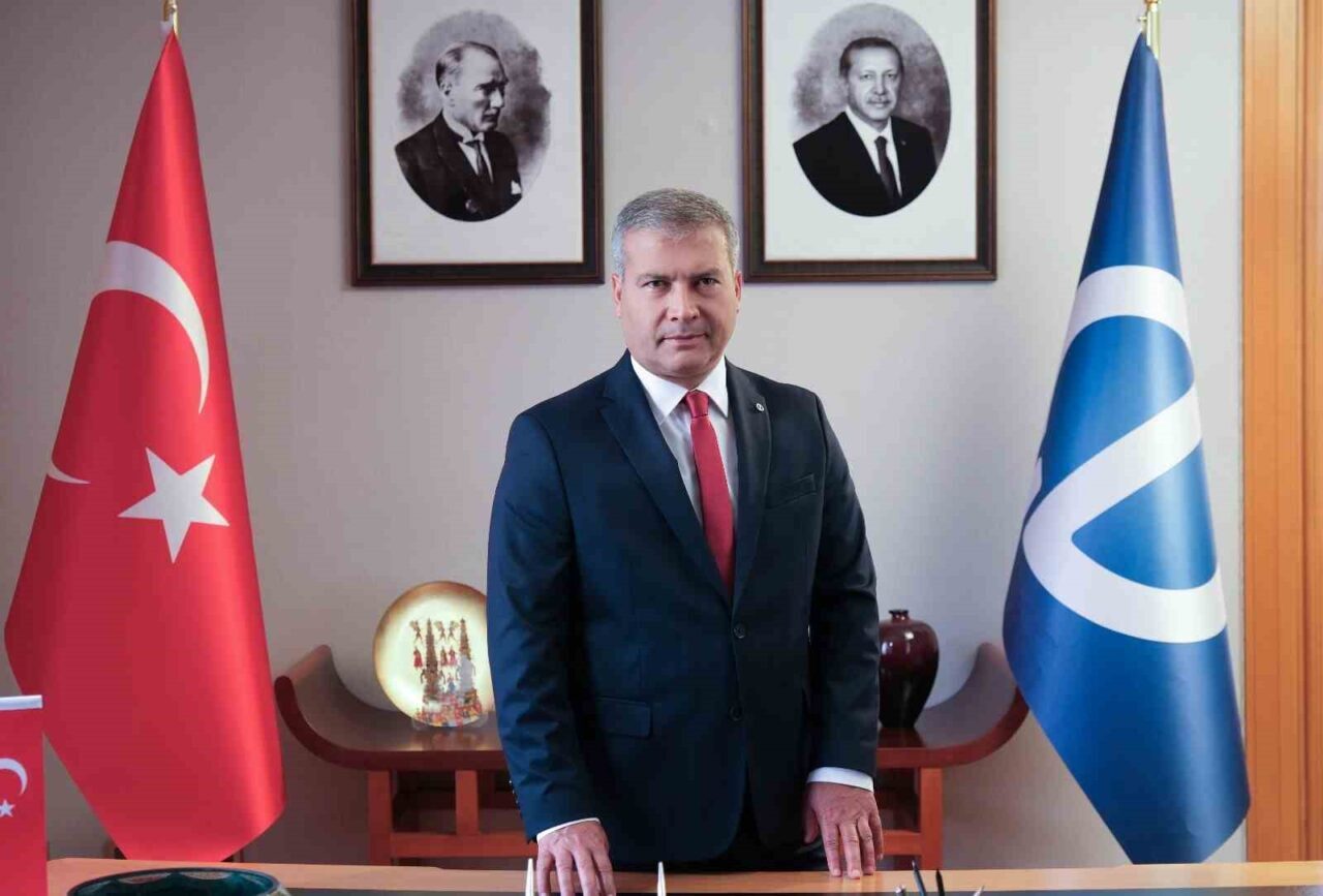 Anadolu Üniversitesi Rektörü Prof. Dr. Yusuf Adıgüzel, 15 Temmuz mesajında,