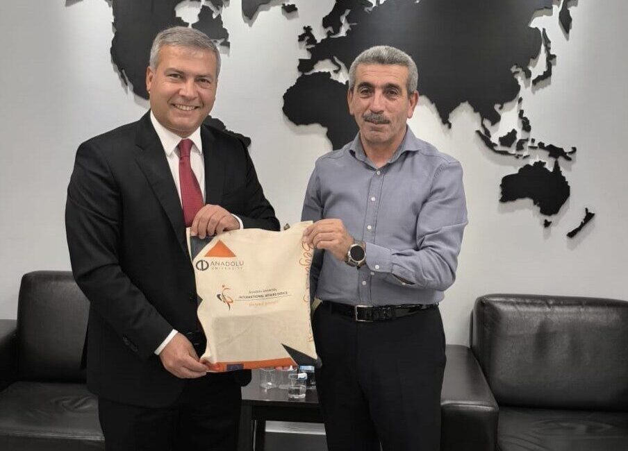 Anadolu Üniversitesi, uluslararası ilişkiler çerçevesinde yürütülen eğitim kurallarıyla temaslarını sürdürüyor.