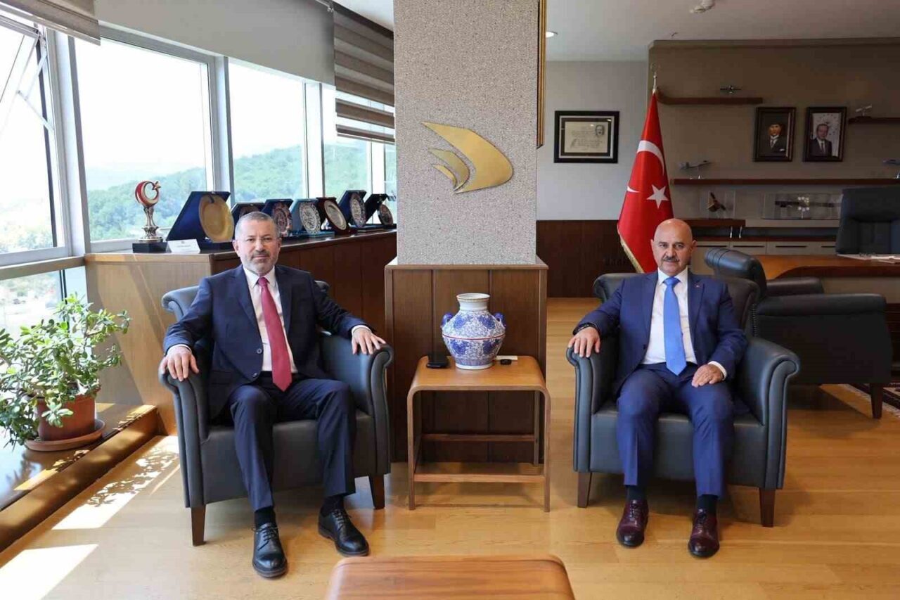 Karabük Üniversitesi(KBÜ) Rektörü Prof. Dr. Fatih Kırışık, Düzce Üniversitesi Rektörü