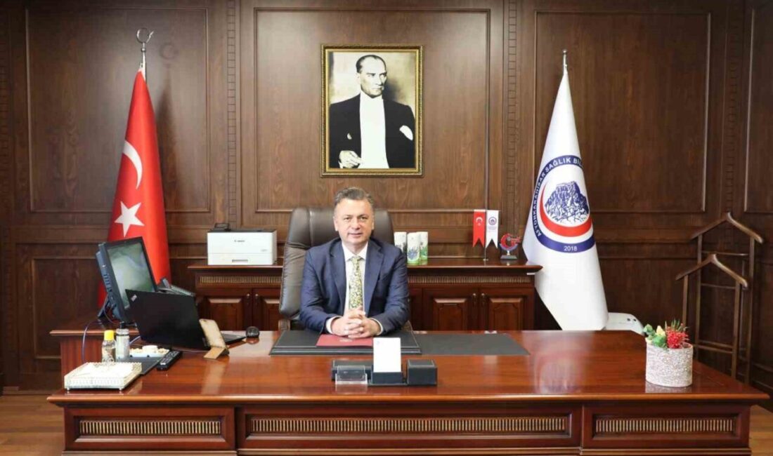 Yükseköğretim Kurulu (YÖK) Yürütme Kurulu Üyesiyken Afyonkarahisar Sağlık Bilimleri Üniversitesi