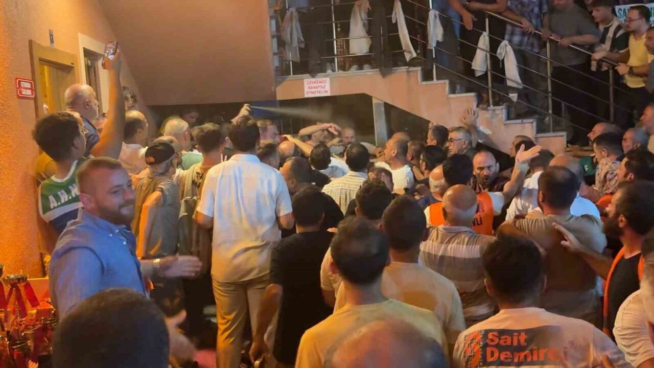 Rize’deki turnuvada çıkan kavgada taraflar biber gazı sıkılarak ayrıldı. Rize