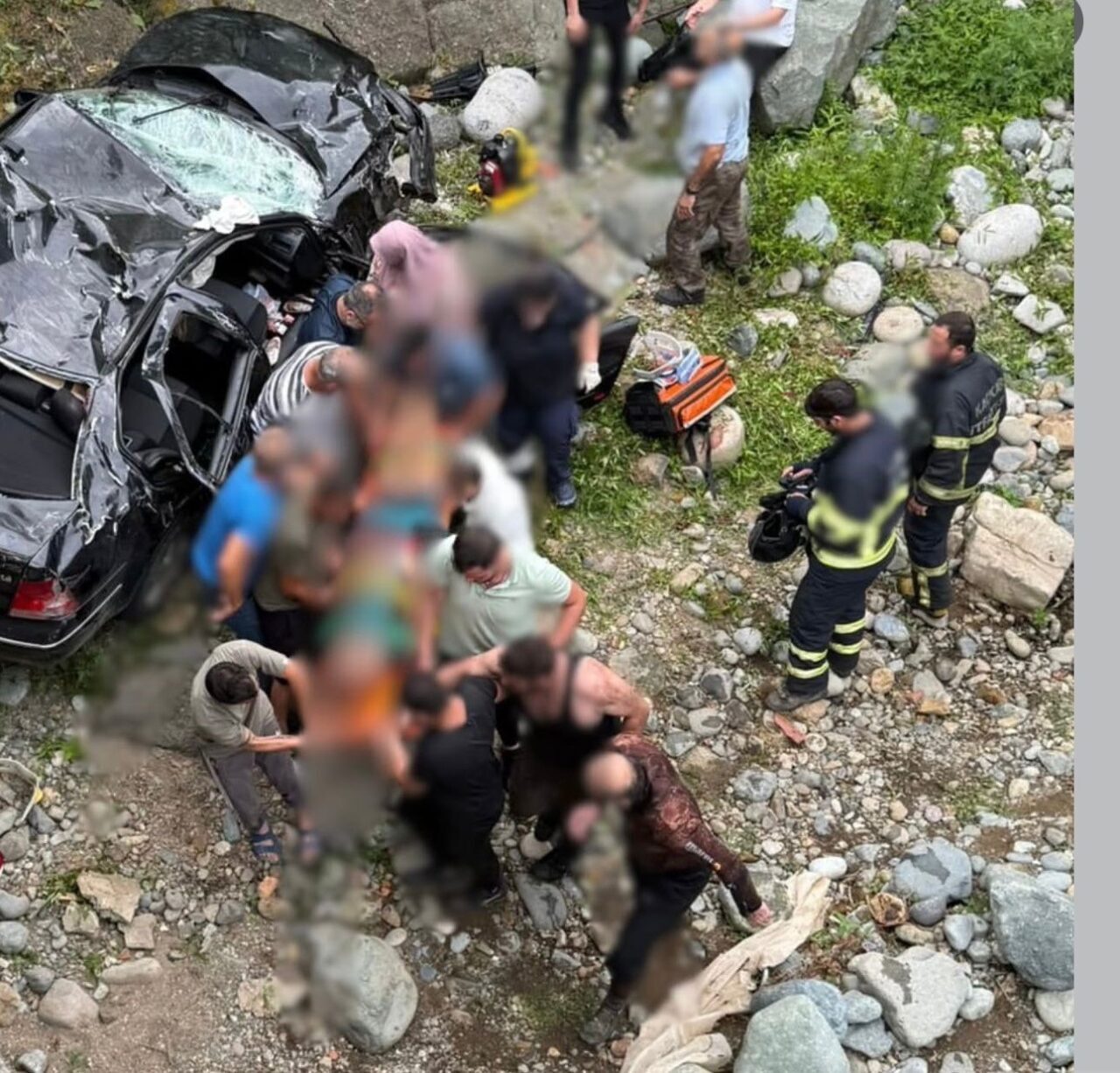 Rize’nin Fındıklı ilçesinde iki otomobilin çarpıştığı kazada 1 kişi hayatını