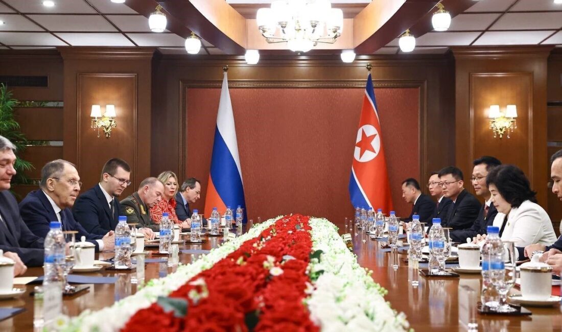 Rusya Dışişleri Bakanı Sergey Lavrov, Kuzey Kore’ye yaptığı ziyarette mevkidaşı