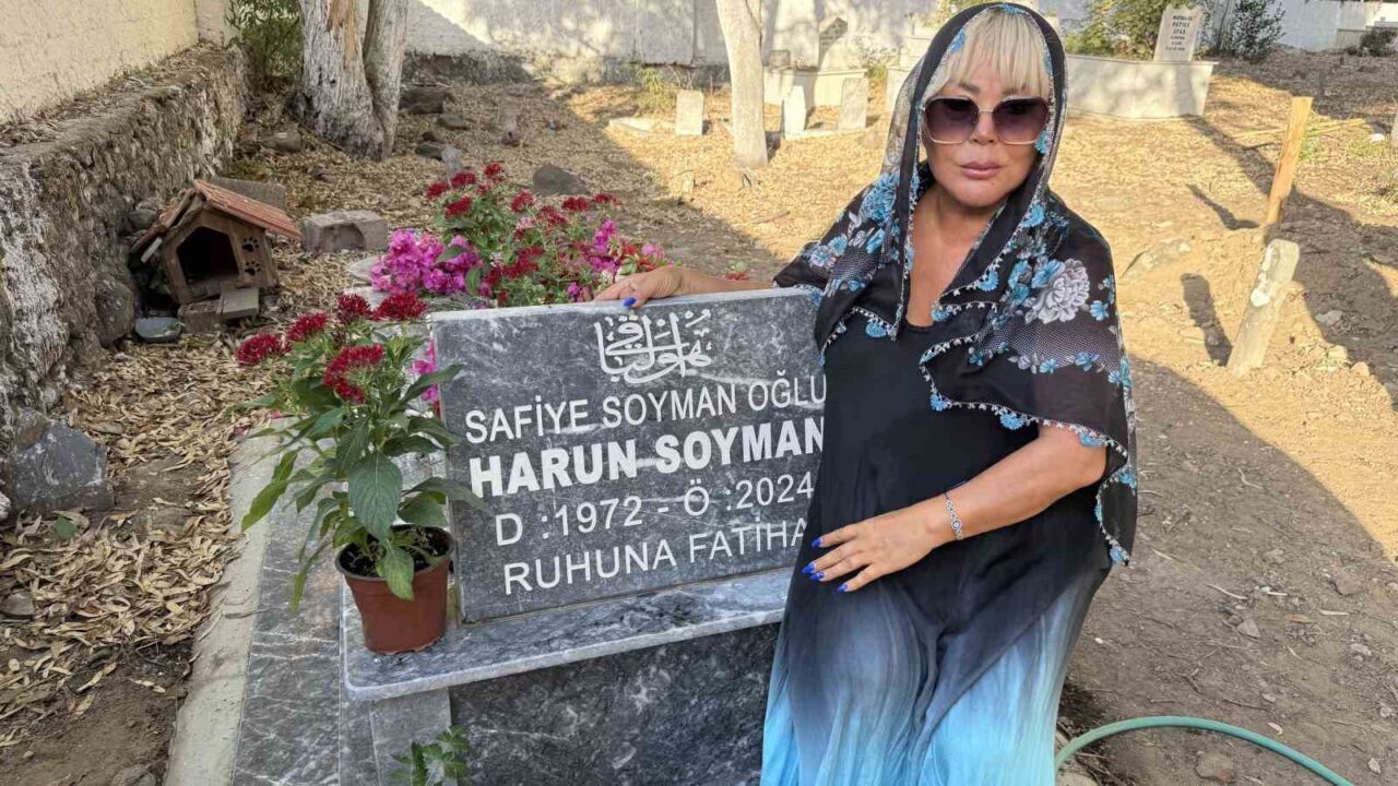 Sanat dünyasının güçlü sesi Safiye Soyman’ın geçtiğimiz yıl hayatını kaybeden