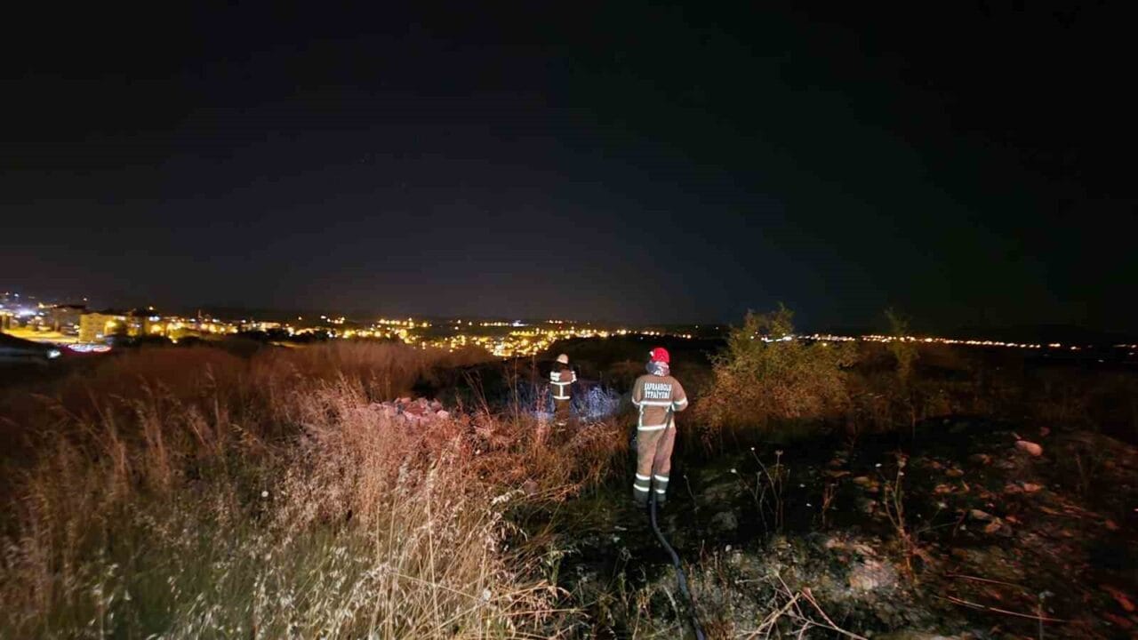 Karabük’ün Safranbolu ilçesinde otluk alanda çıkan yangın, itfaiye ekiplerinin hızlı
