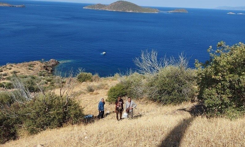İzmir’in Çeşme ilçesi açıklarından yasa dışı yollarla yurt dışına çıkmaya