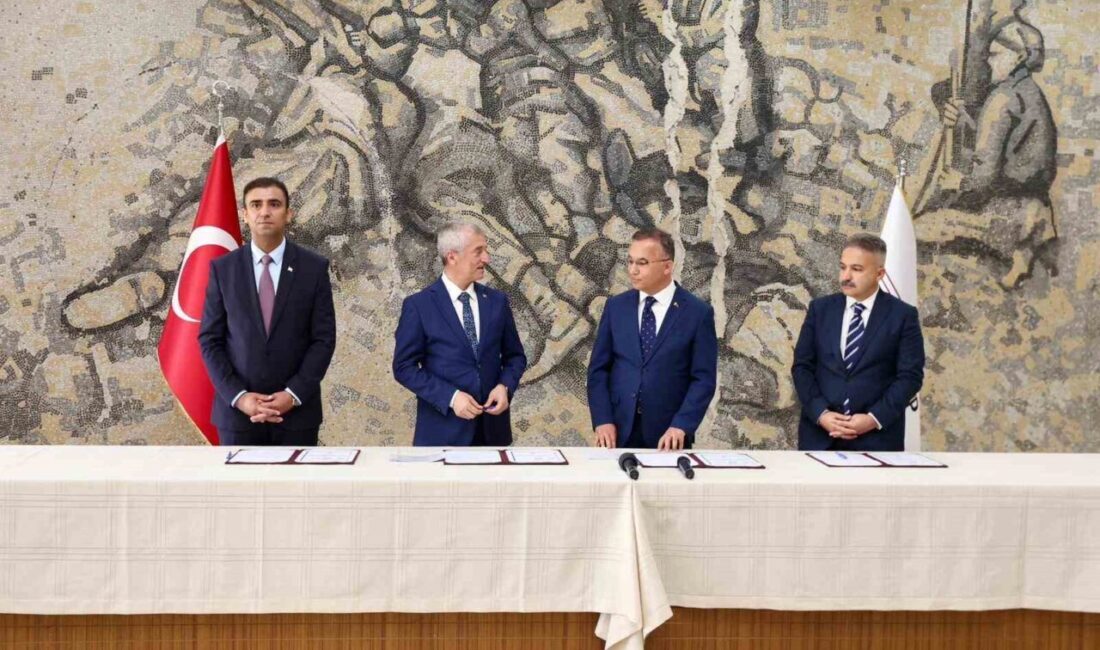 Şahinbey Belediye Başkanı Mehmet Tahmazoğlu LGS sınavında tam puan alan