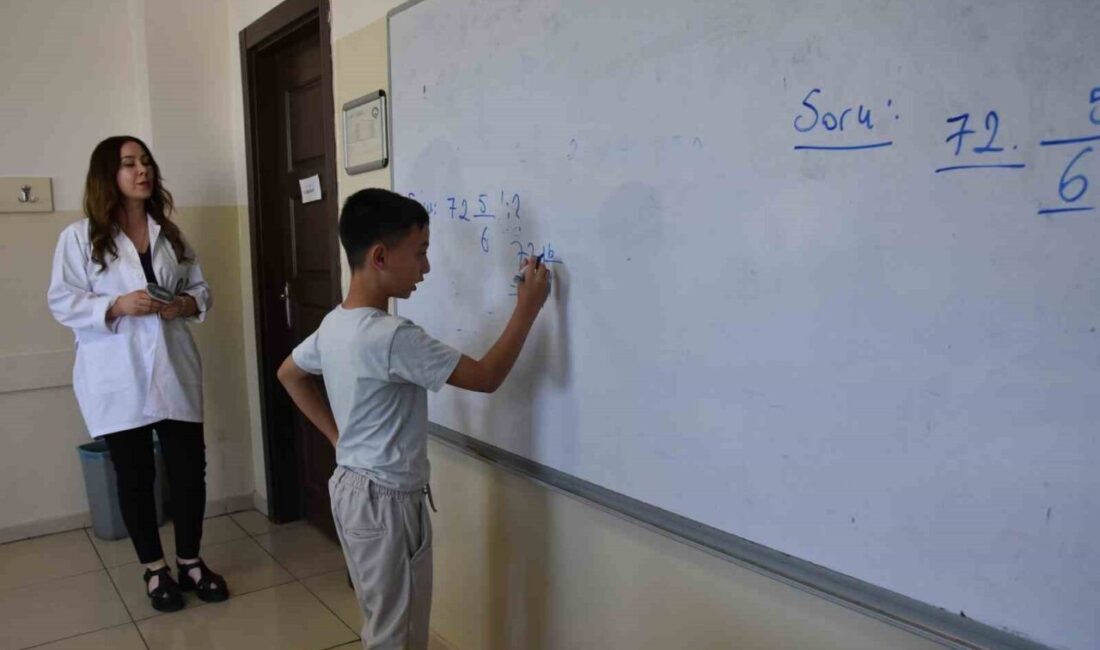 Şahinbey Belediyesi’ne bağlı Şehit Cevdet Deniz Özdemir Sosyal Tesisi öğrencileri