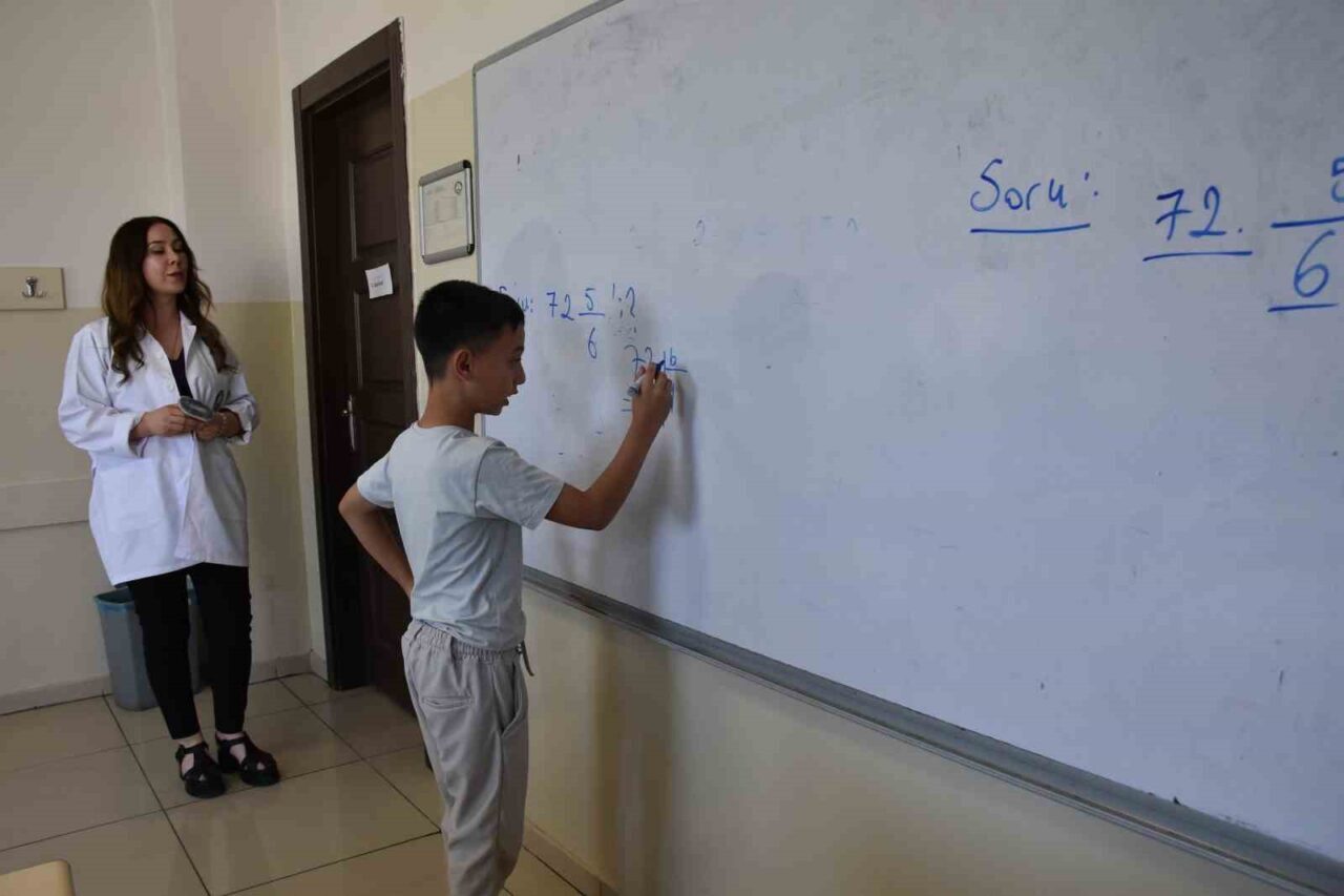 Şahinbey Belediyesi’ne bağlı Şehit Cevdet Deniz Özdemir Sosyal Tesisi öğrencileri