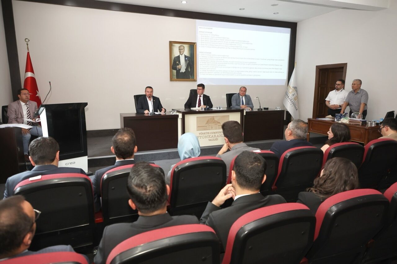 Afyonkarahisar Valiliği sahipsiz hayvanların korunması, rehabilitasyonu ve kurumlar arası iş