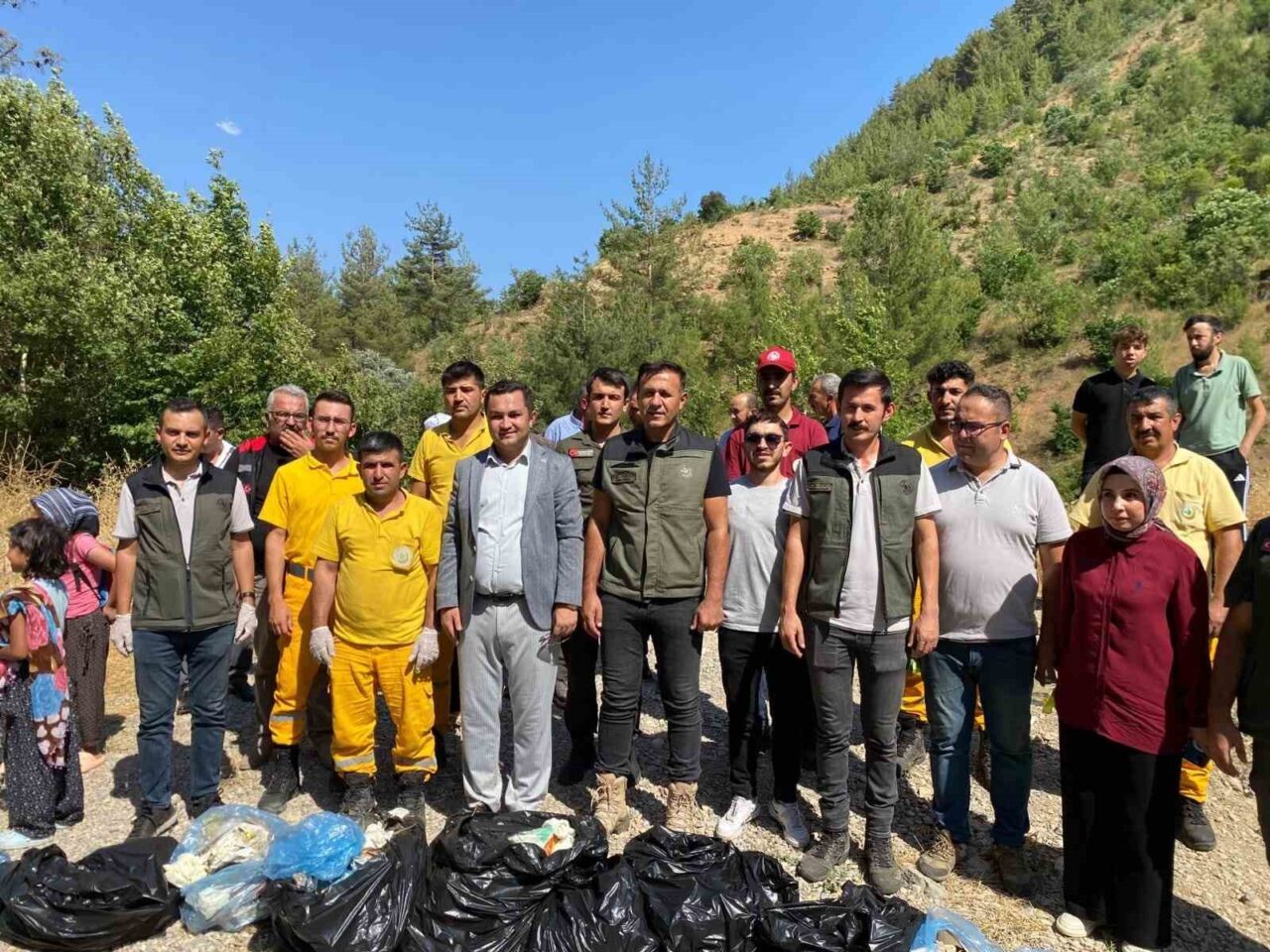 Adana’nın Saimbeyli ilçesinde, orman yangınlarına karşı farkındalık oluşturmak amacıyla çevre