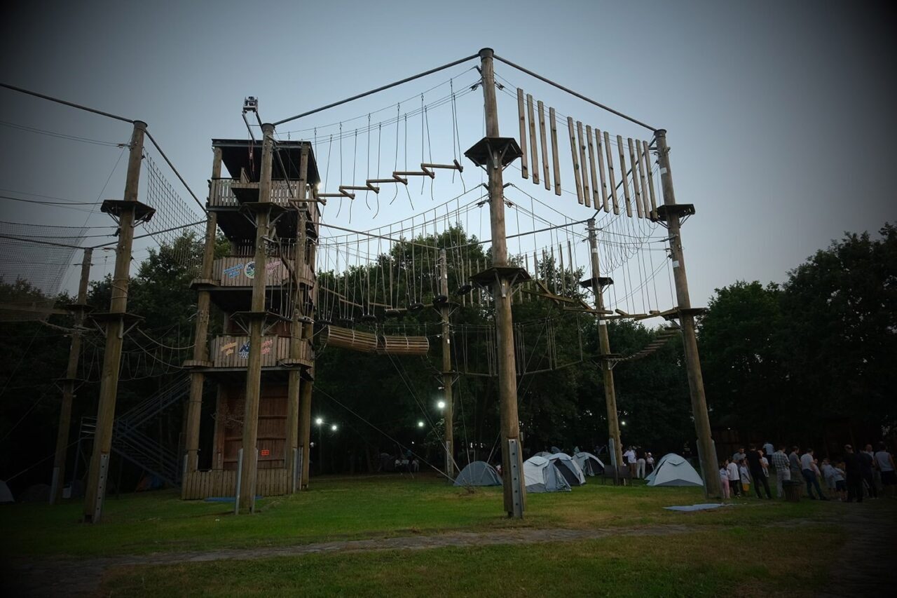 Sakarya Büyükşehir Belediyesi, yaz etkinlikleri kapsamında Sakarya’nın gençlerini Macerapark’ta düzenlenecek