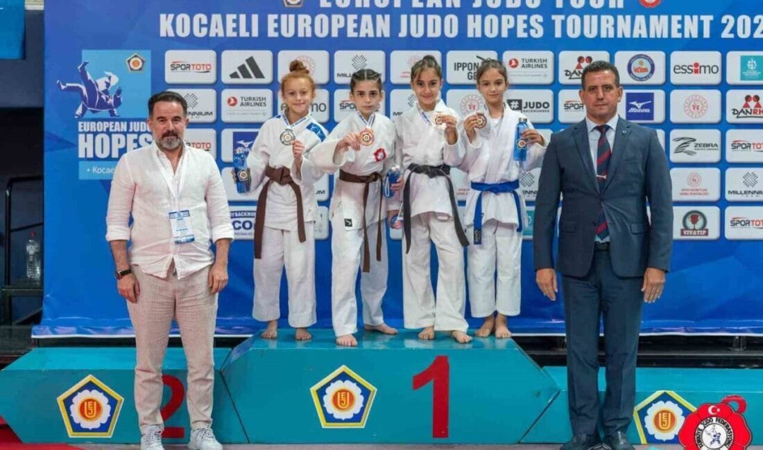 Sakarya Büyükşehir Belediyesi Spor Kulübü sporcuları çeşitli kategorilerde elde ettikleri