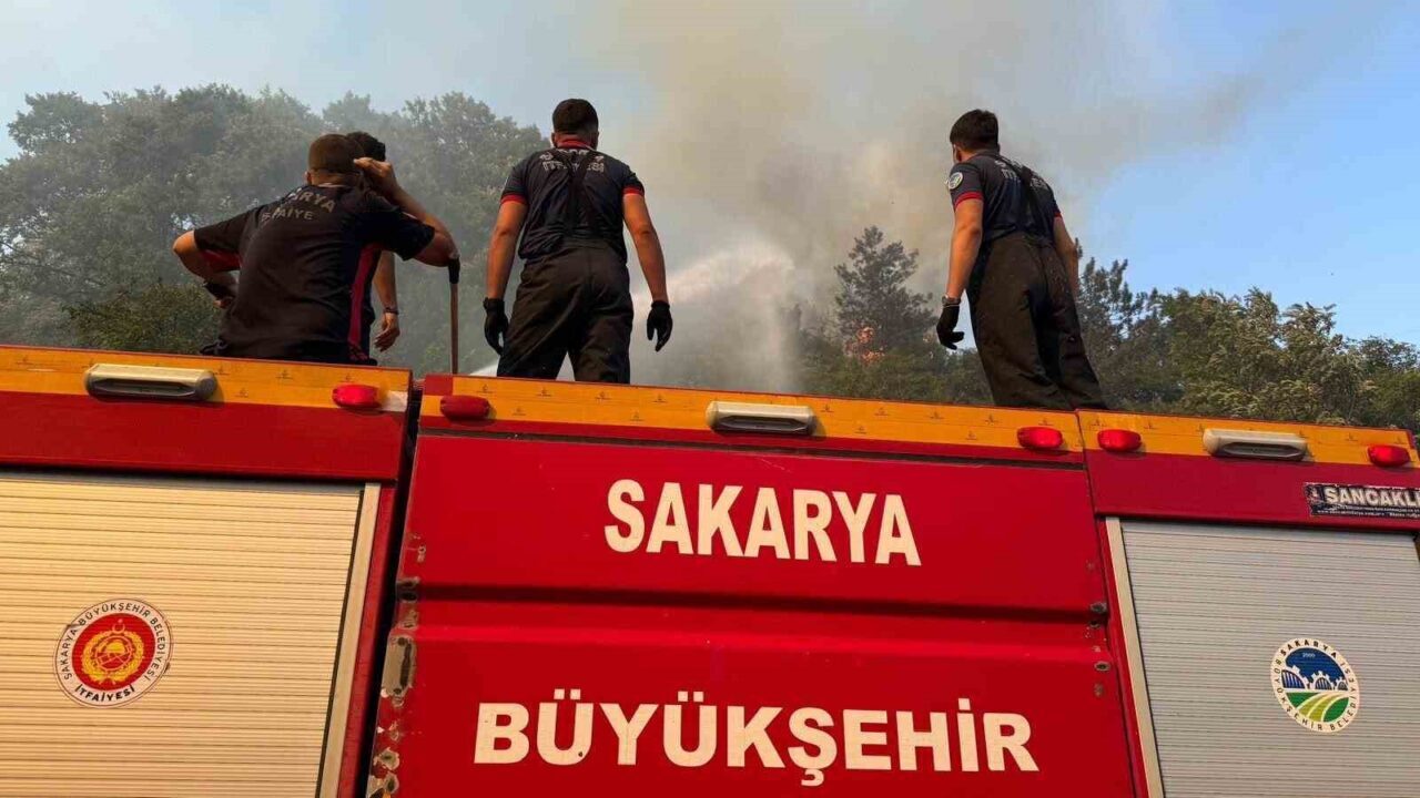 Sakarya Büyükşehir Belediyesi’nin ateş savaşçıları son 4 günde şehrin dört