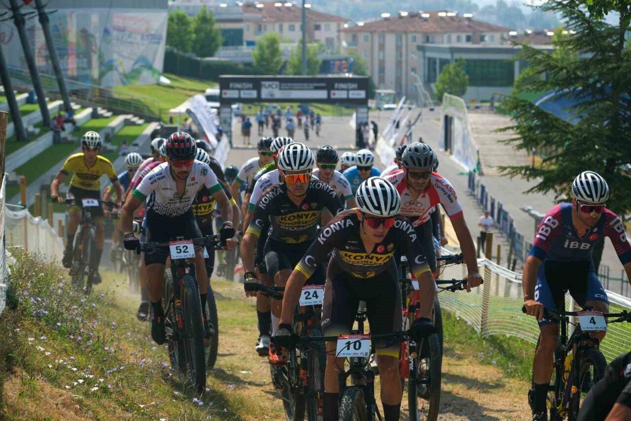 Sakarya’nın ev sahipliğinde düzenlenen Tuncer Salihoğlu Dağ Bisikleti Türkiye Şampiyonası’nda